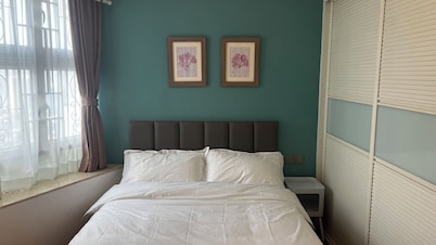 Cozy and Convenient apartment in the heart of GuangZhou with WiFi and AC
