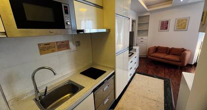 Cozy and Convenient apartment in the heart of GuangZhou with WiFi and AC