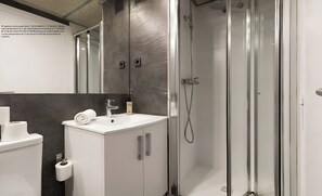 Hair dryer, towels - Ciutat Vella 1 hab Barcelona terraza comunitaria (Barcelona)