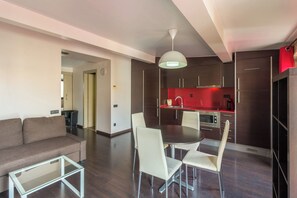 Interior - Old town apartment 1hab con terraza comun (Barcelona)
