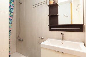 Hair dryer, towels - Monumental - Three Bedroom Apartment, Sleeps 4 (Barcelona)