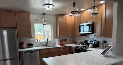 3-bedroom family friendly home in Sterling with cool AC breeze