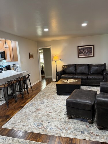 3-bedroom family friendly home in Sterling with cool AC breeze