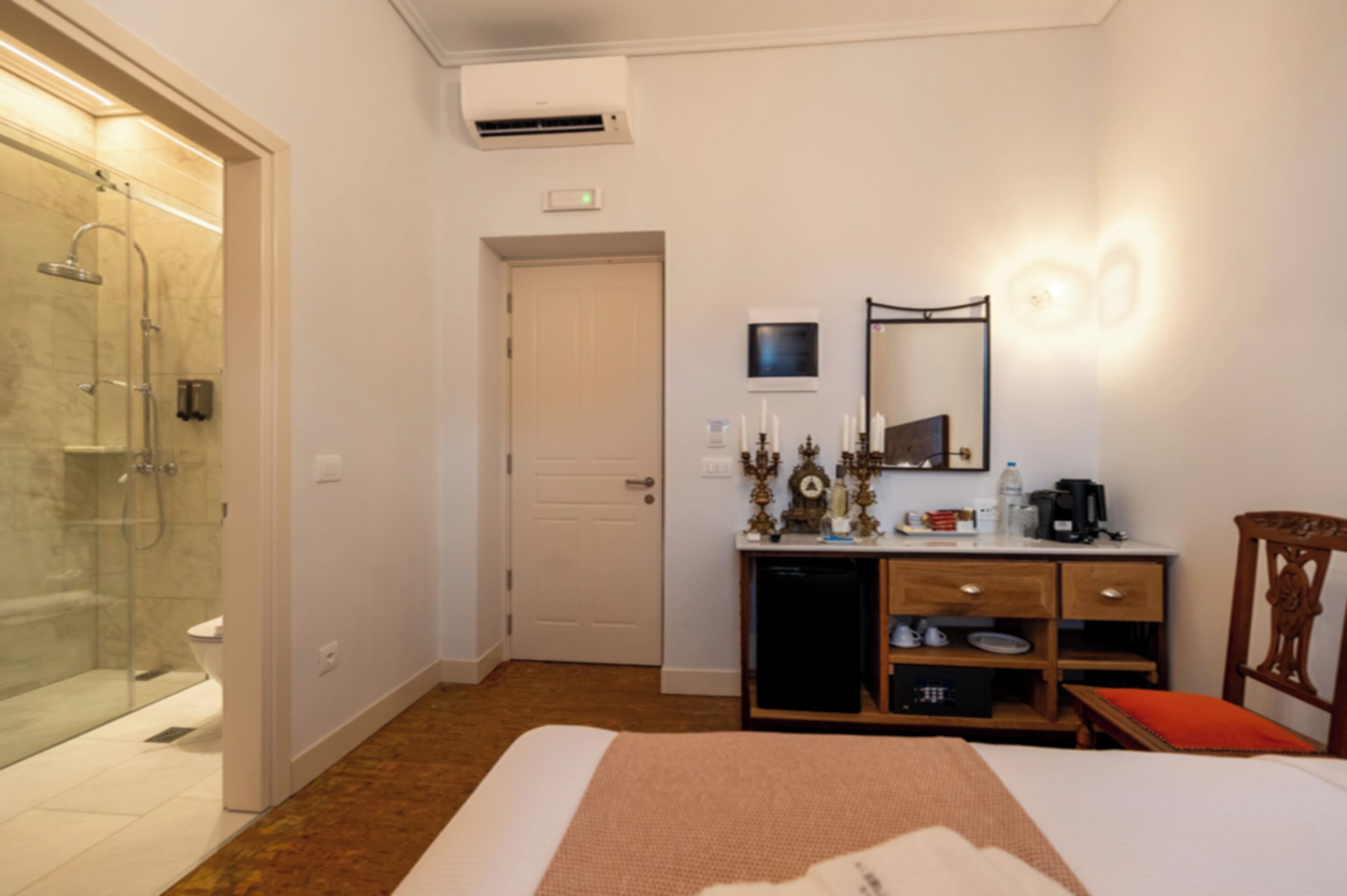 Deluxe Room with Village View | Café et/ou machine à café