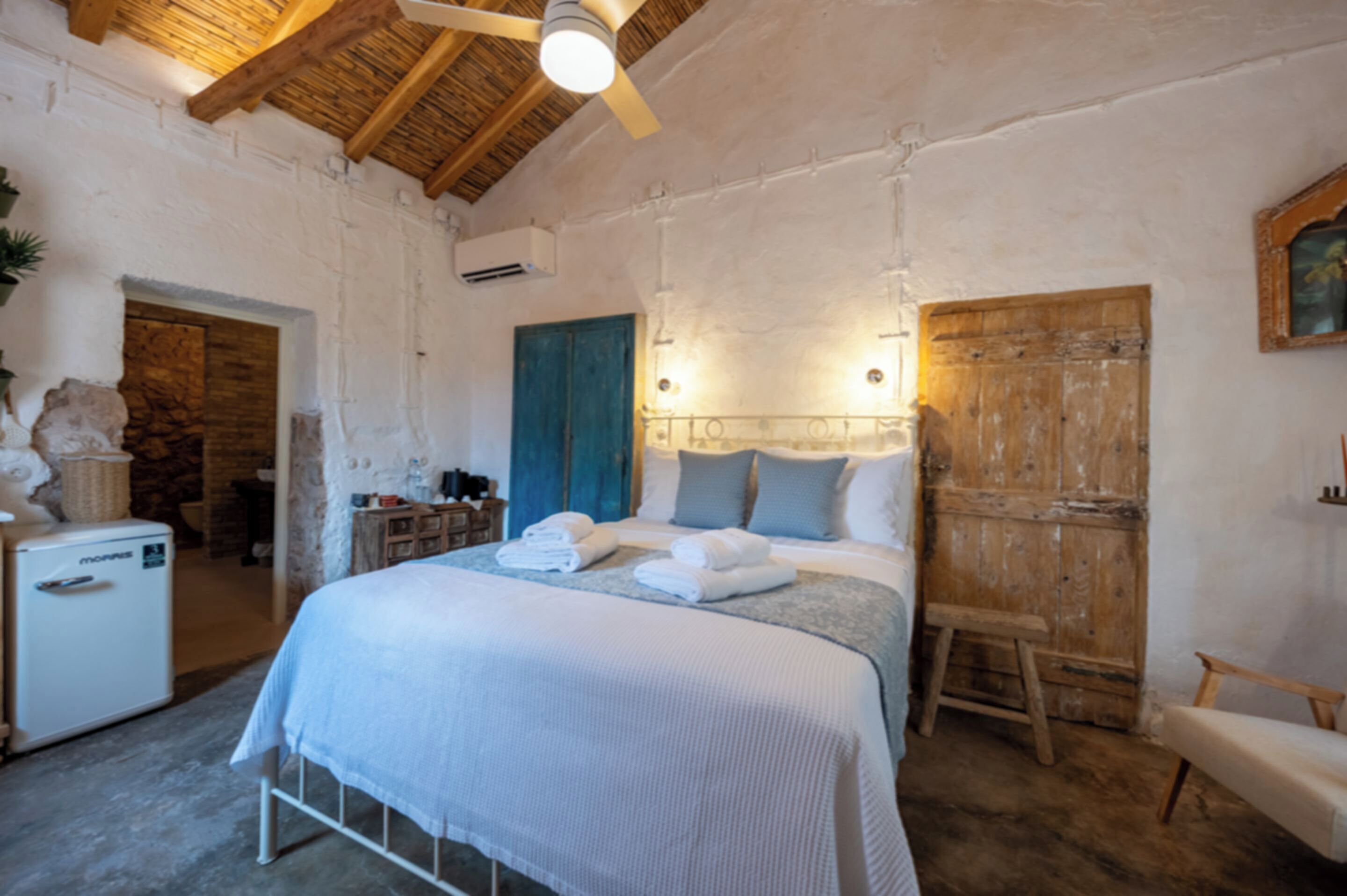 Holiday Cottage with Private Yard | Sábanas de algodón egipcio y ropa de cama de alta calidad