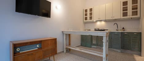 Family Studio with Private Yard | ภายใน