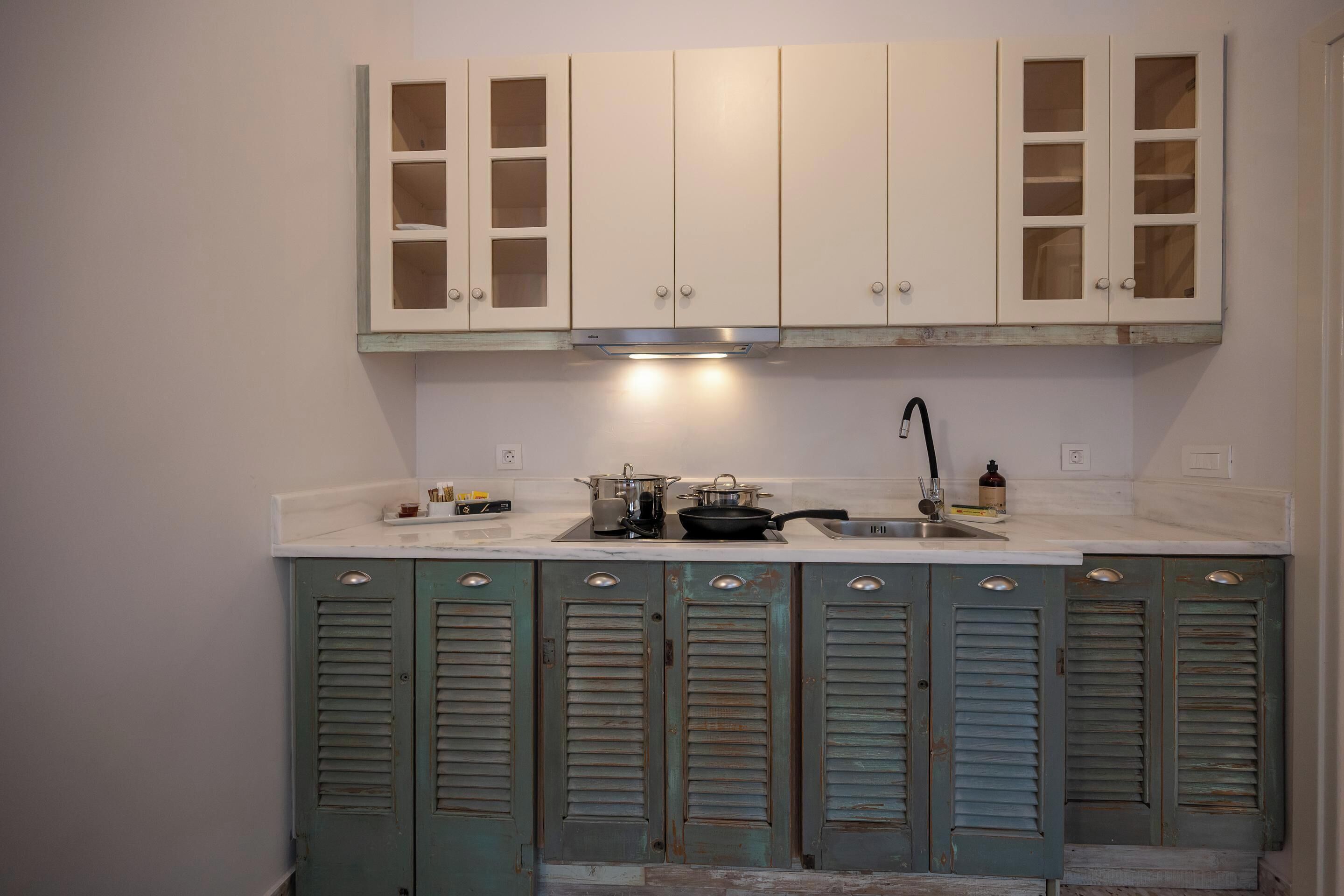 Family Studio, Courtyard View, Garden Area | Private kitchen