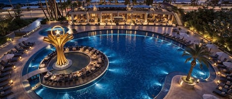 Indoor pool, outdoor pool