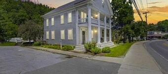 The Annex - 1 BR Condo in Stowe Village Historic District