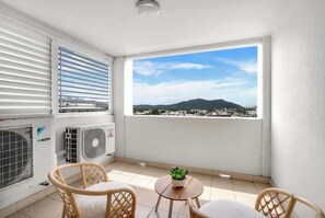 Property grounds - Cairns Central Adjacent Suites Steps to Esplanade (Cairns)