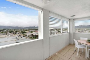 Dining - Spacious Cairns Stay: Walk to Esplanade + Parking (Cairns)