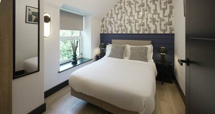 The Sixty | Compact Modern Studio | Cardiff City