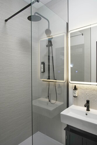The Sixty | Compact Modern Studio | Cardiff City