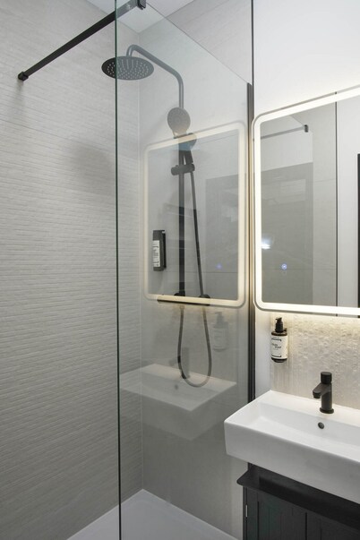 The Sixty | Compact Modern Studio | Cardiff City