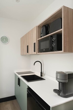 Private kitchen - The Sixty | Compact Modern Studio | Cardiff City (Cardiff)