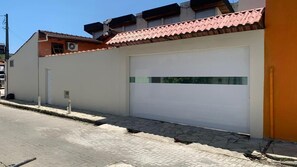 Exterior - House with Jacuzzi in Juquehy for 12, 400m from the beach. (São Sebastião)