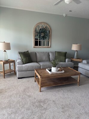 Living area - Your Coastal Escape Awaits! 2 Bedroom 2 Bath Waterway Community Sleeps 6! (North Myrtle Beach)