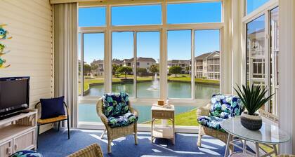 Your Coastal Escape Awaits! 2 Bedroom 2 Bath Waterway Community Sleeps 6!