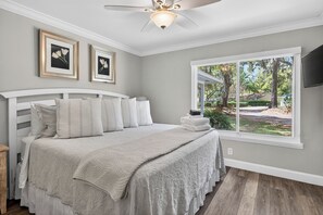 4 bedrooms, iron/ironing board, free WiFi, bed sheets - 4 bedrooms 2 1/2 baths with pool that can be heated. (Saint Simons Island)