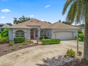 Exterior - Charming Large 3-bedroom 2 bath house in The Villages. (The Villages)