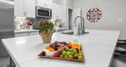 New Temple Home, quiet street 5 mi to BS&W medical - Professionally managed by Stay Albatross