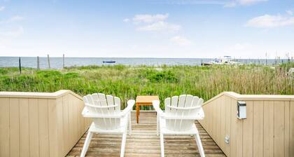 Bayfront Home with all amenities located in the Iconic LGBT Fire Island Pines,