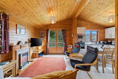 Braeknowe Scottish Cabin Getaway