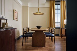 Superior vierpersoonskamer | Dineren