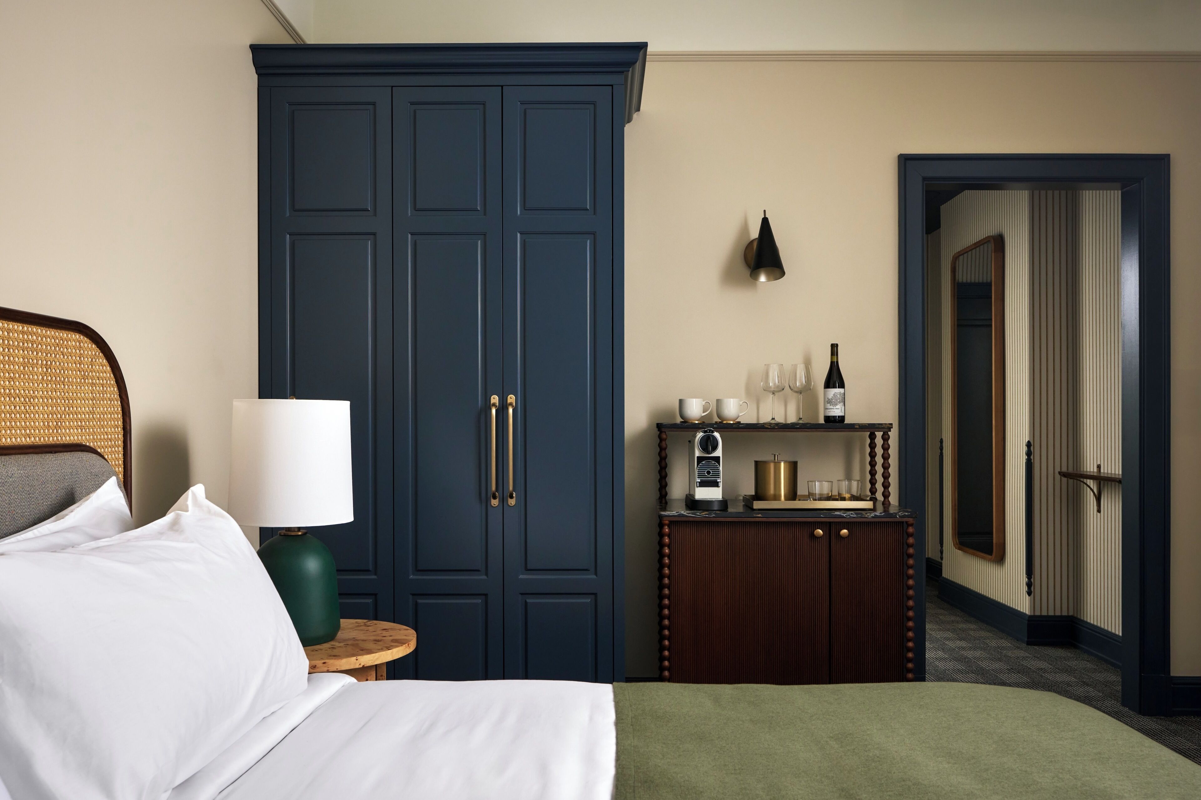 King | Egyptian cotton sheets, premium bedding, pillowtop beds, minibar