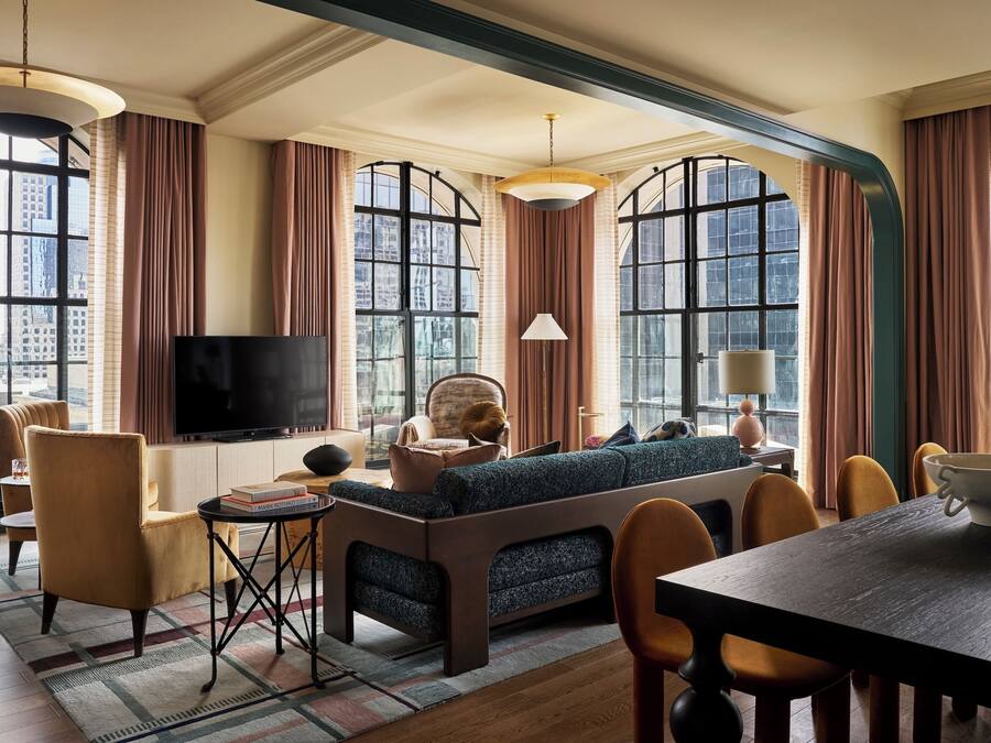 Alice Suite | Egyptian cotton sheets, premium bedding, pillowtop beds, minibar