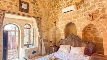 Deluxe Double or Twin Room, Courtyard View