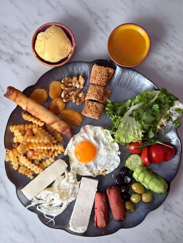 Free daily cooked-to-order breakfast  - Rocinante (Mardin)