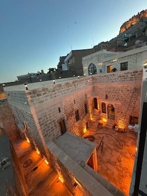 Exterior - Rocinante (Mardin)