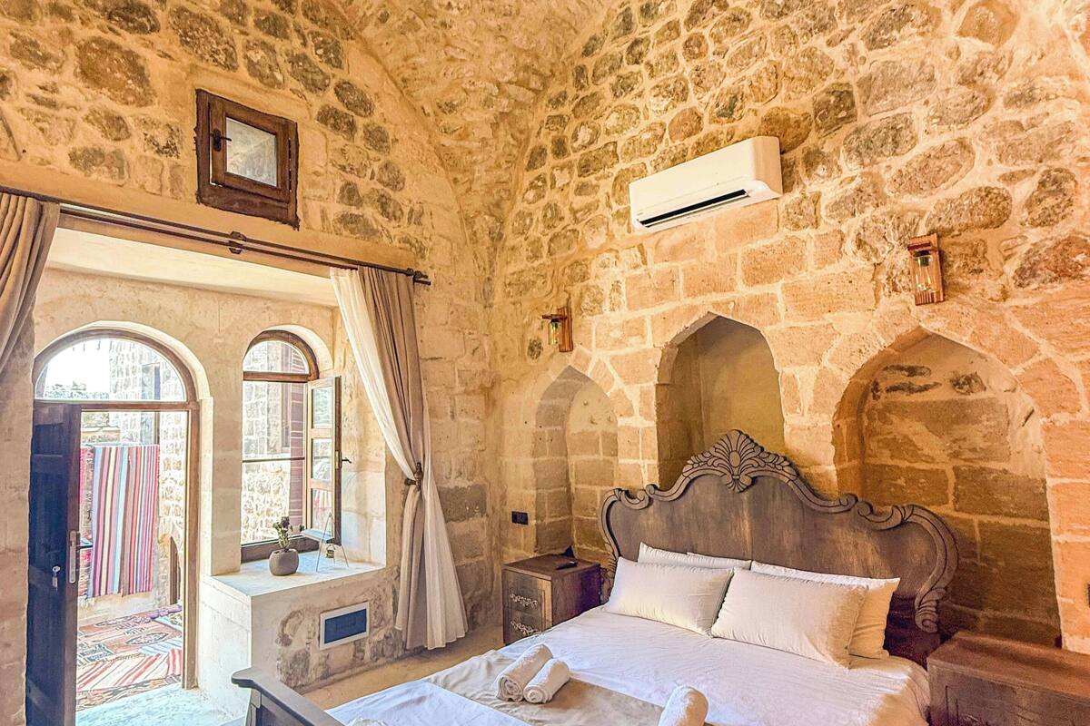 Deluxe Double or Twin Room, Courtyard View | WiFi (free)