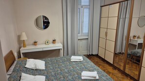 Room - Cosy home, 60m2, balcony, yard, family-friendly, near sea, center, free parking (Opatija)