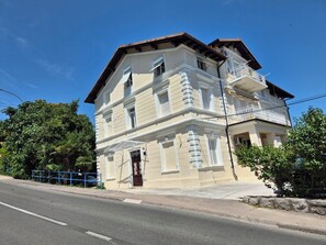 Exterior - Cosy home, 60m2, balcony, yard, family-friendly, near sea, center, free parking (Opatija)