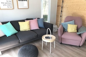 Living area - Vacation home "Chalet Paul" with terrace on our children's farm (Welt)