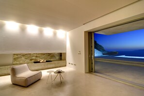 Interior - Luxuriöse Höhlenvilla Aetos in Mylopotas, Ios, mit 4 großzügigen Schlafzimmern mit Bad (Μυλοποτας)