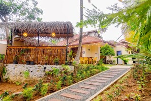 Exterior - Wake N Flow, Hiriketiya (Hiriketiya)