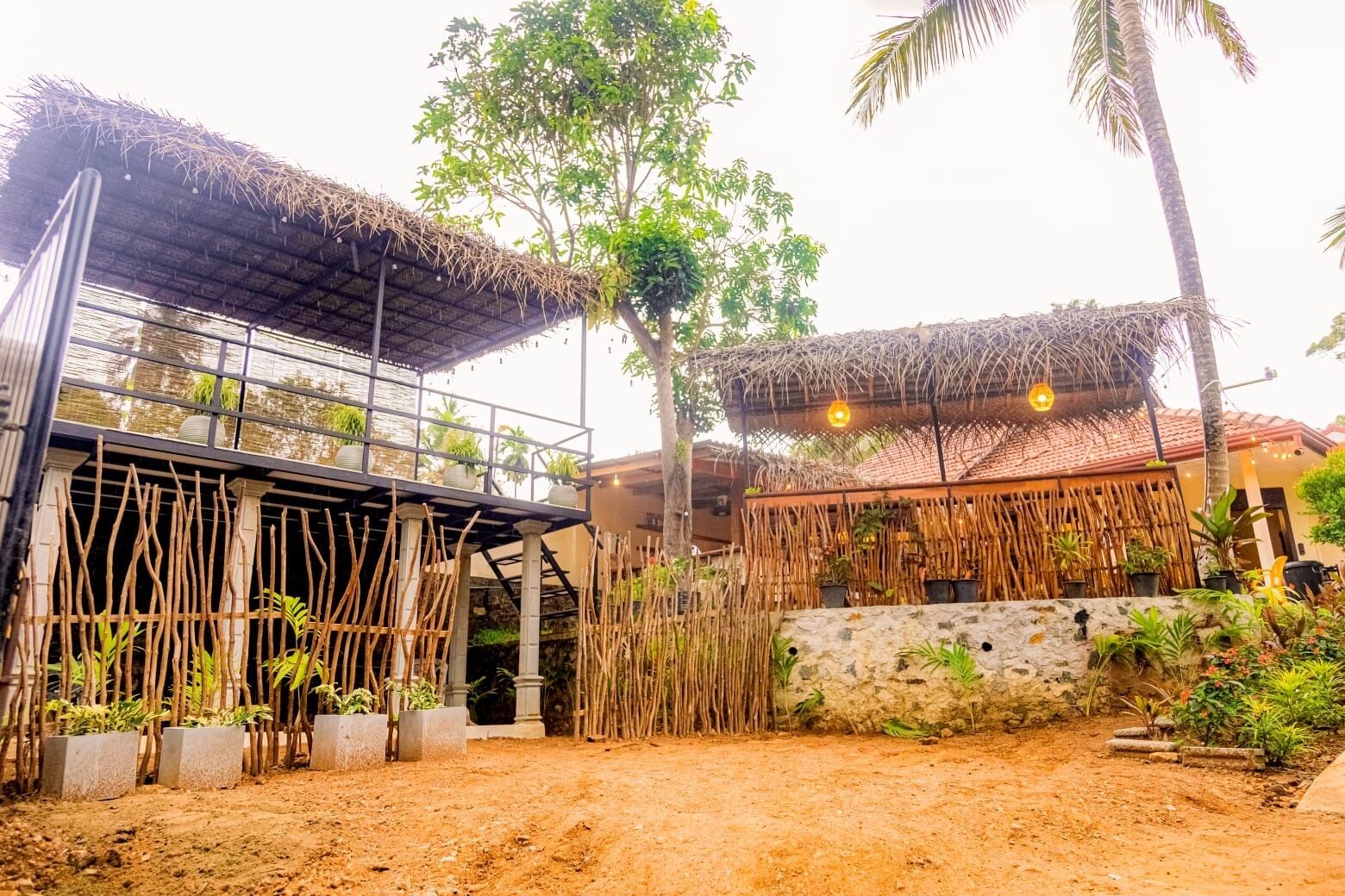 المنطقة المحيطة بالمنشأة