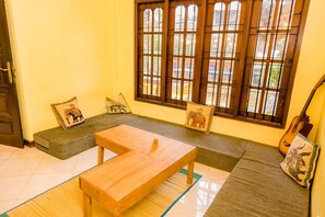 Interior - Wake N Flow, Hiriketiya (Hiriketiya)