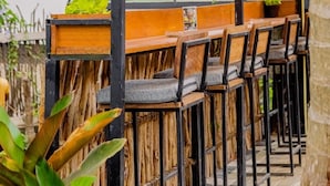 Tempat makan luar