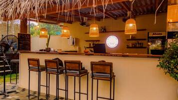 Bar (en la propiedad)