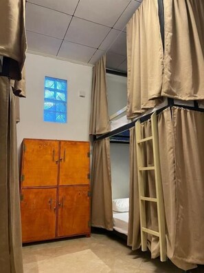 Room - Wake N Flow, Hiriketiya (Hiriketiya)