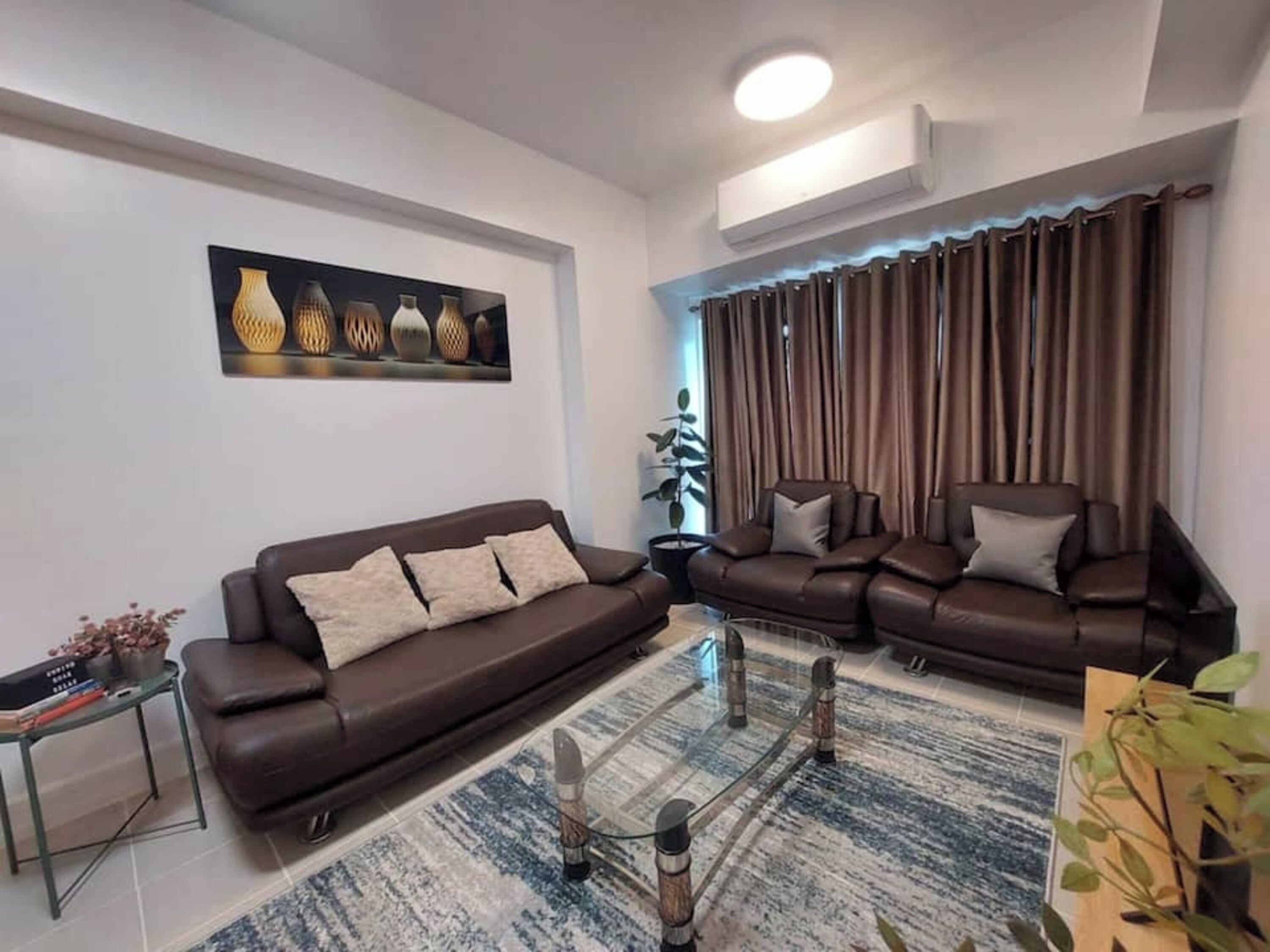 Family Condo, 3 Bedrooms, Pool Access, City View | Living room
