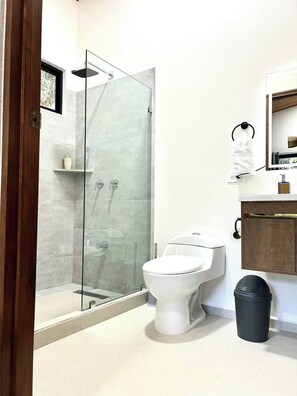Ferienhaus, 2 Schlafzimmer, Raucher | Badezimmer