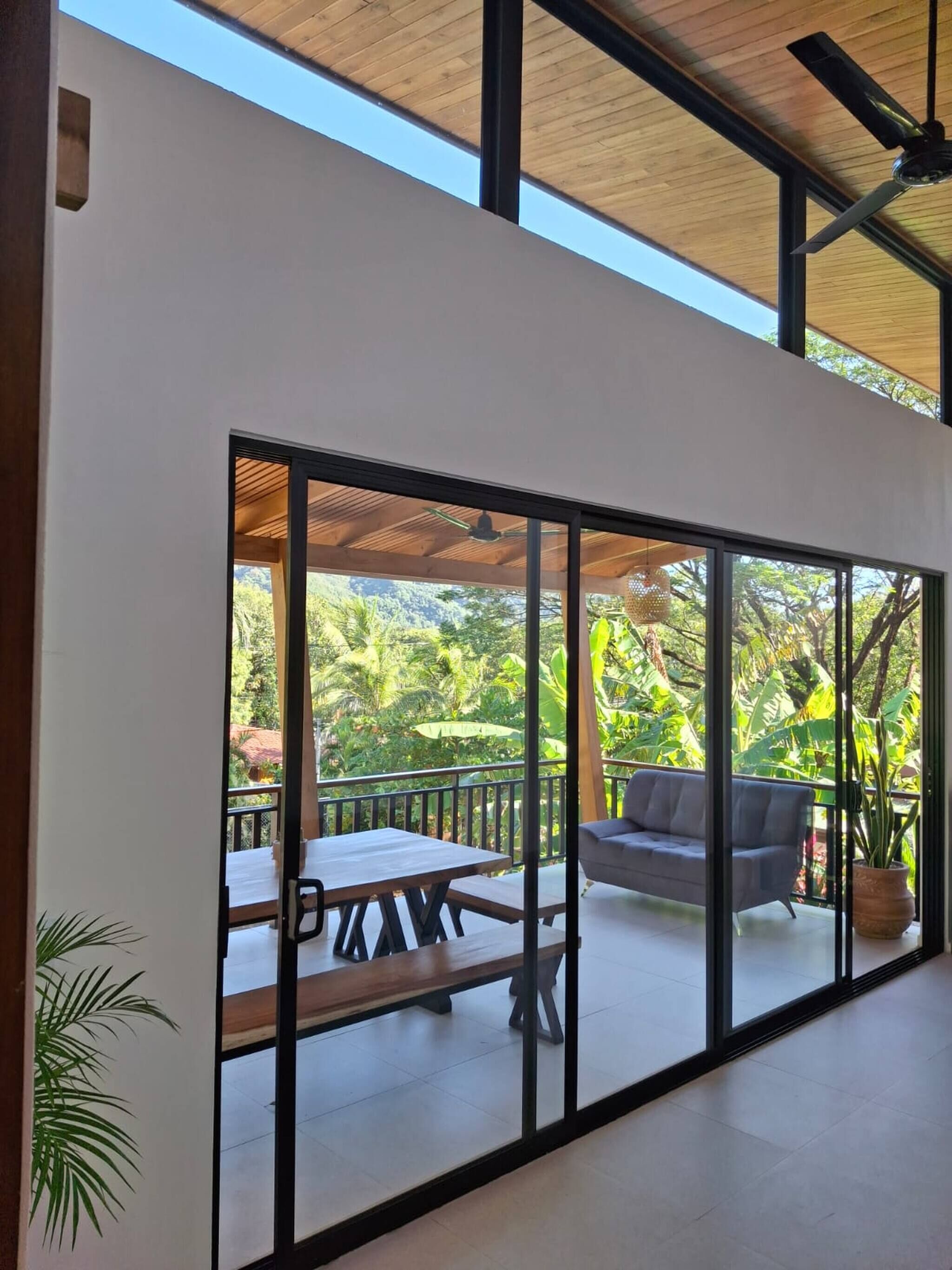 รับประทานอาหารกลางแจ้ง