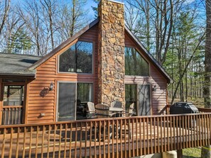 Outdoor dining - Secluded w River Access, Firepit, Screened Porch (Great Cacapon)