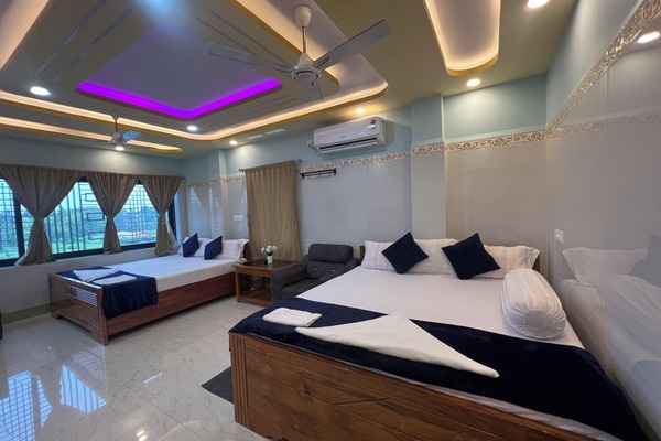 Luxury Quadruple Room, Patio, River View | Blackout drapes, soundproofing, WiFi (free)