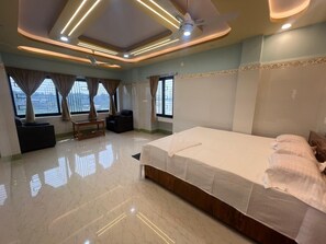 Room - Hotel Raj (Krishnanagar)